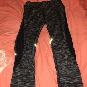 Leggings with reflective seams